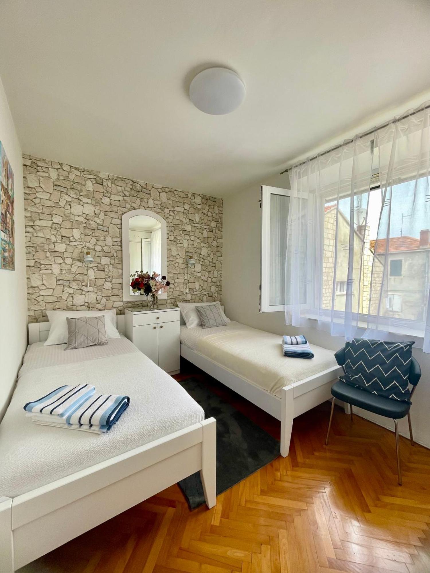 Dinka Old Town Apartment With Sea View Trogir Exterior foto