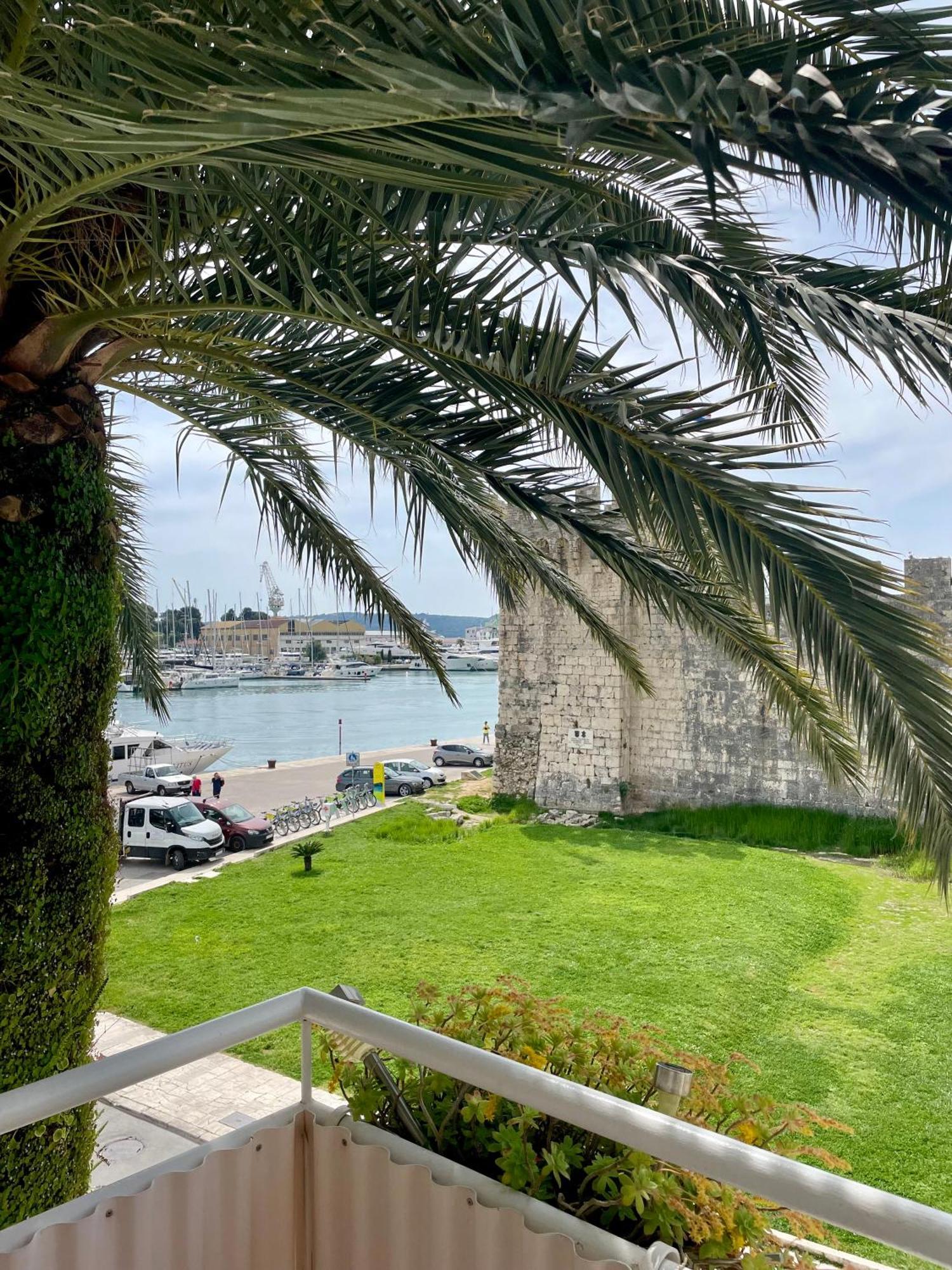 Dinka Old Town Apartment With Sea View Trogir Exterior foto