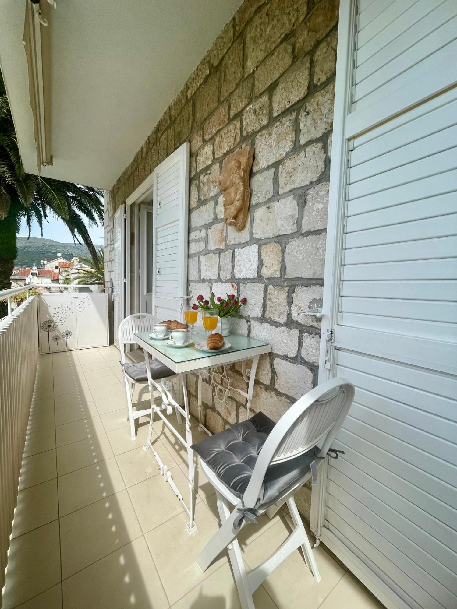 Dinka Old Town Apartment With Sea View Trogir Exterior foto